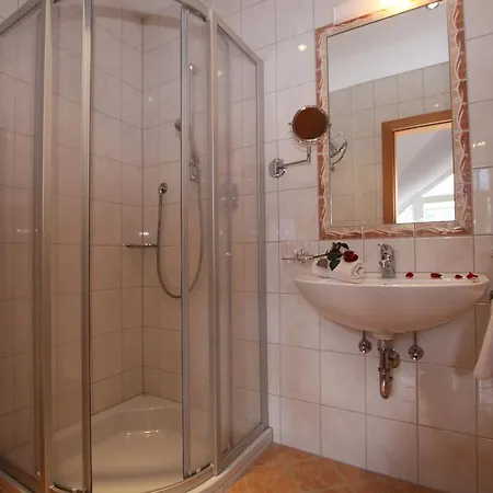 Rustica דירה קאונרטל